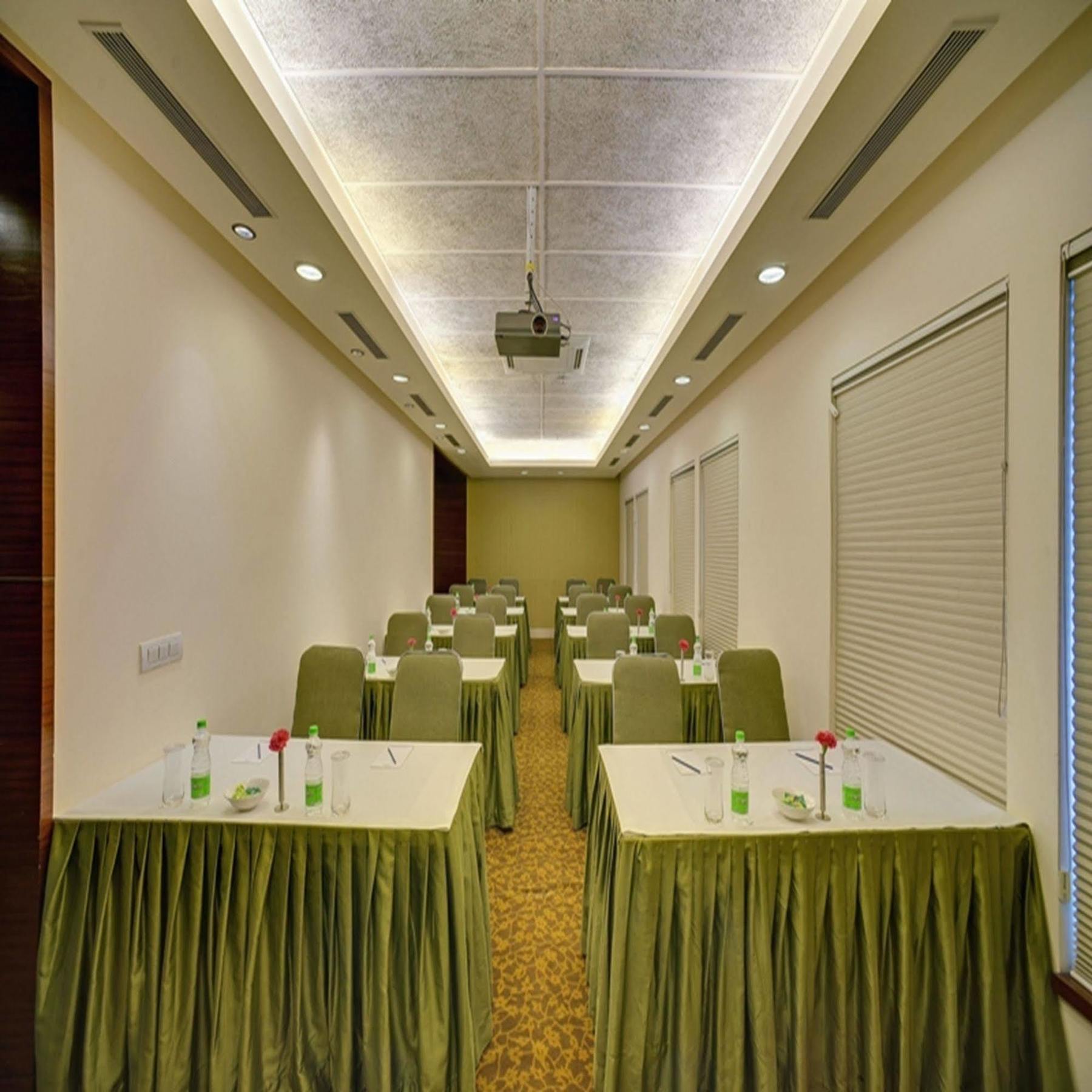Muse Sarovar Portico Nehru Place New Delhi Eksteriør billede